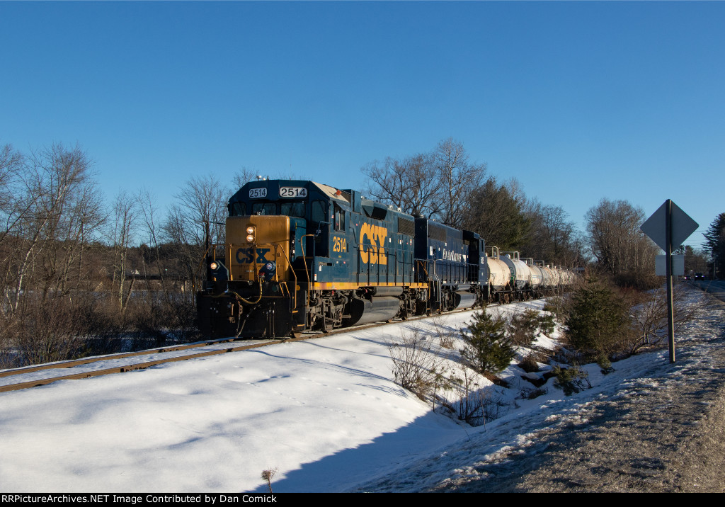 CSXT 2514 Leads L068-03 at Rt. 201 in Hinckley